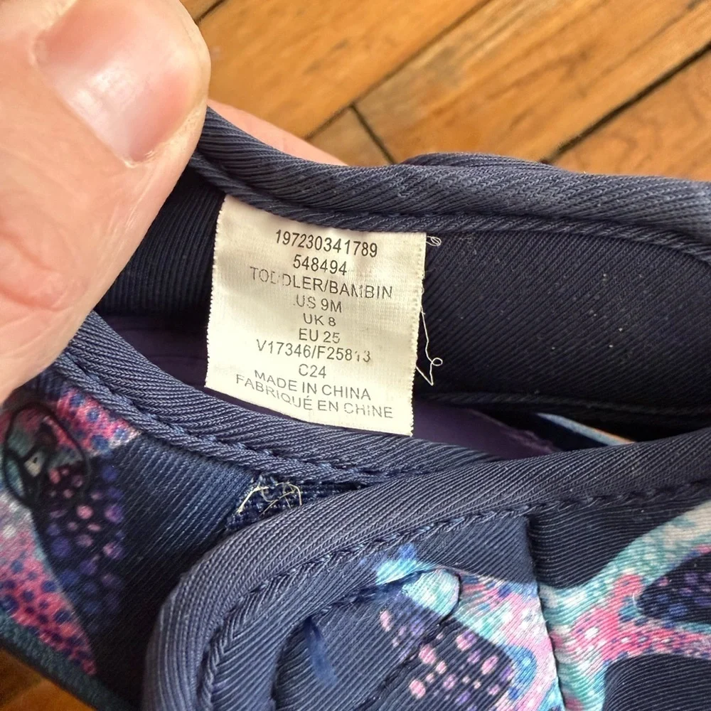Lands End toddler 9 adventurer water shoes navy blue pink starfish pattern